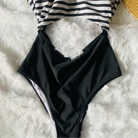 CUPSHE SWIMSUIT - Picture 6 of 9